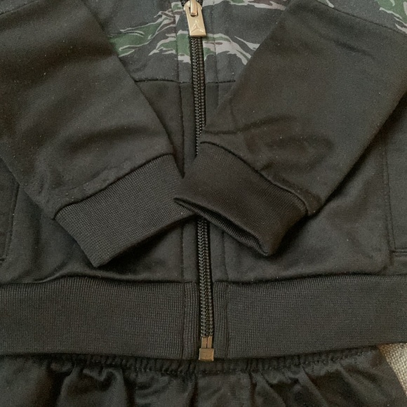 Jordan toddler black and green tracksuit set size 12months - Picture 3 of 7